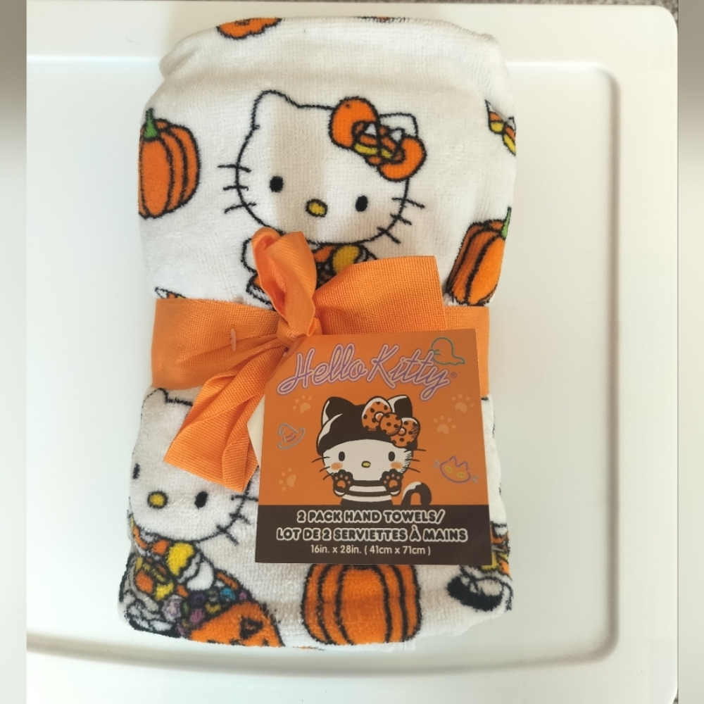 Hello Kitty Halloween Design Pumpkins and Candy Corn Hand Towels 2 Pack NWT